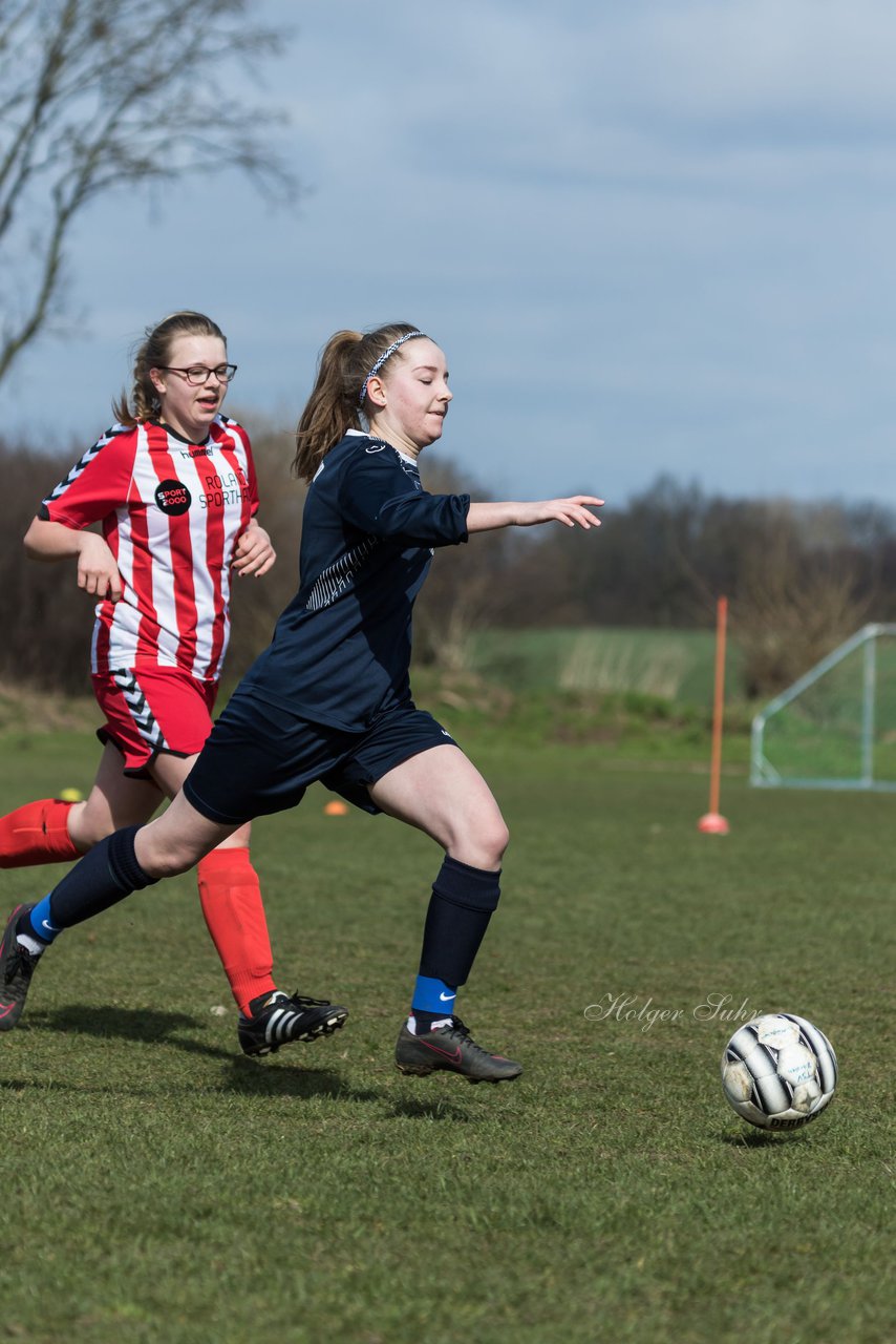 Bild 141 - C-Juniorinnen TSV Zarpen - TuS Tensfeld : Ergebnis: 2:1